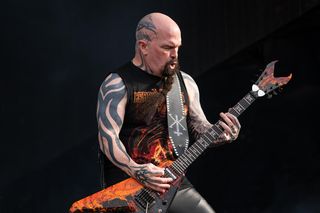 Czy Kerry King udostępni kiedyś utwory ze swoim głosem? Brzmię jak wściekły biały punkowiec