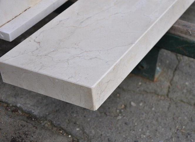 Parapet marmurowy. Jaki kolor wybrać, ile kosztują parapety z marmuru.