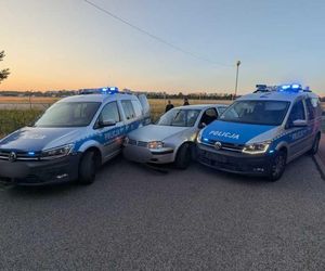 Pijany kierowca przygniótł policjanta do barierek. Szaleńczy pościg ulicami Warszawy 