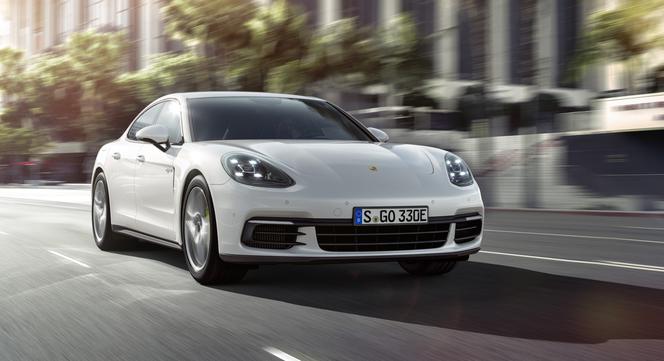 Porsche Panamera 4 E-Hybrid