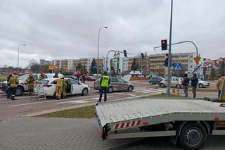 Zderzenie trzech samochodów na skrzyżowaniu ulic Konstytucji 3 Maja i Rzemieślniczej. Jedna osoba trafiła do szpitala