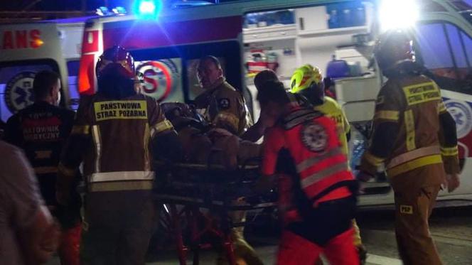 BMW zmasakrowane przez ciężarówkę. Poważny wypadek przy trasie S8