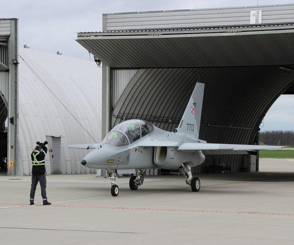 Samolot, na którym uczą się przyszli piloci F-16 i F-35. M346 Bielik w Szkole Orląt