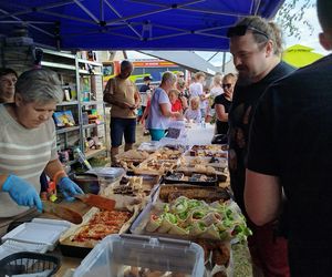 W konkursie na najlepsze pierogi w powiecie Siedleckim w 2025 roku zwyciężył męski zespół KGW „Sami Swoi” z Kotunia! 