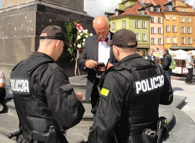 Janusz Korwin Mikke pod Kolumną Zygmunta