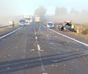 Poważny wypadek na DK 16 pod Olsztynem. Nie żyje kierowca auta osobowego