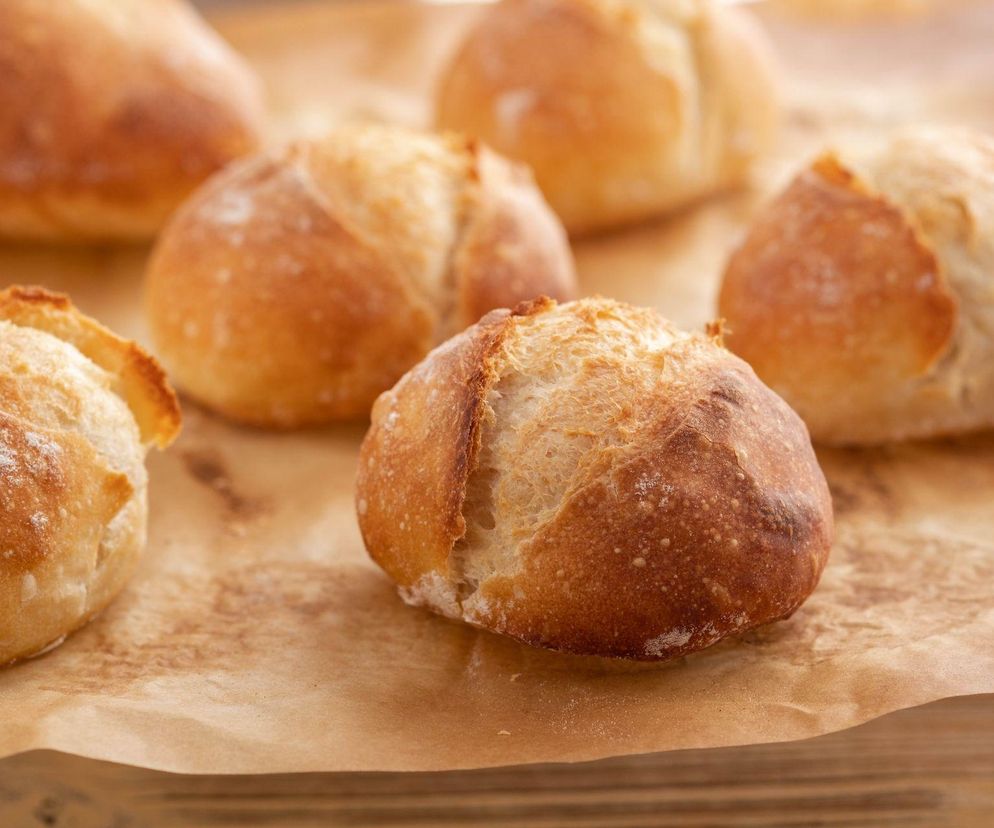 Tak Tomek Strzelczyk piecze bułki. Ich tajemnicą jest jeden produkt