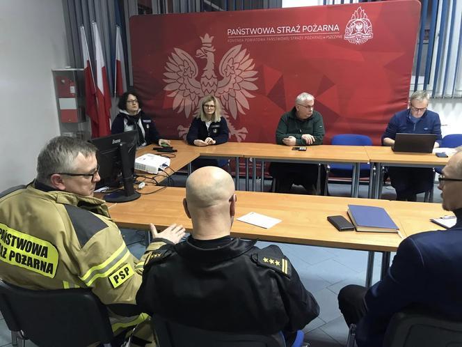 Awaria wodociągu w Goczałkowicach-Zdroju. Woda wdarła się na posesje