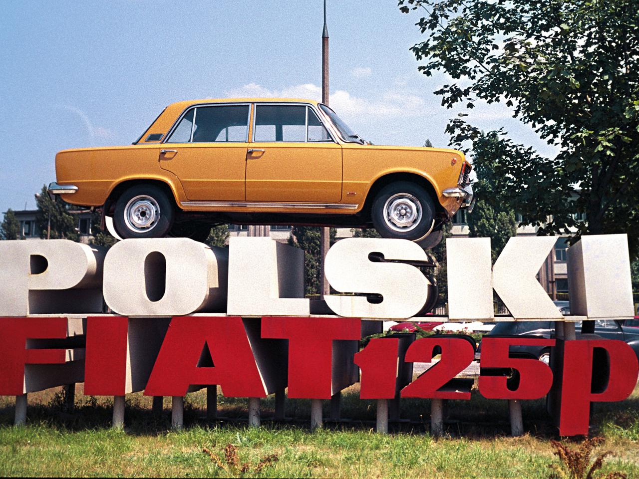 Auta PRL. Fiat 125p był spełnieniem marzeń Kowalskiego. Poznaj tajemnice polskiej motoryzacji