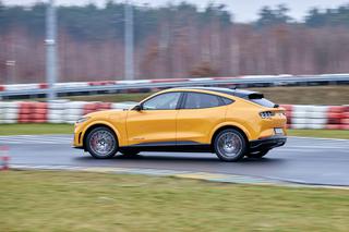 Ford Mustang Mach-E z tytułem Car of the Year Polska 2022