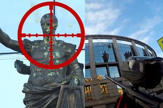 Statua Putina ostrzelana farbą - wideo hitem sieci!