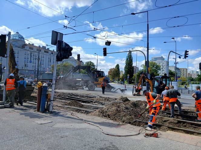 Tramwajowy remont pl. Zawiszy w Warszawie