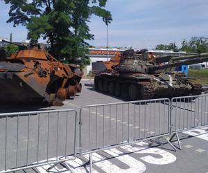 Wystawa zniszczonego rosyjskiego sprzętu wojskowego przyciąga tłumy