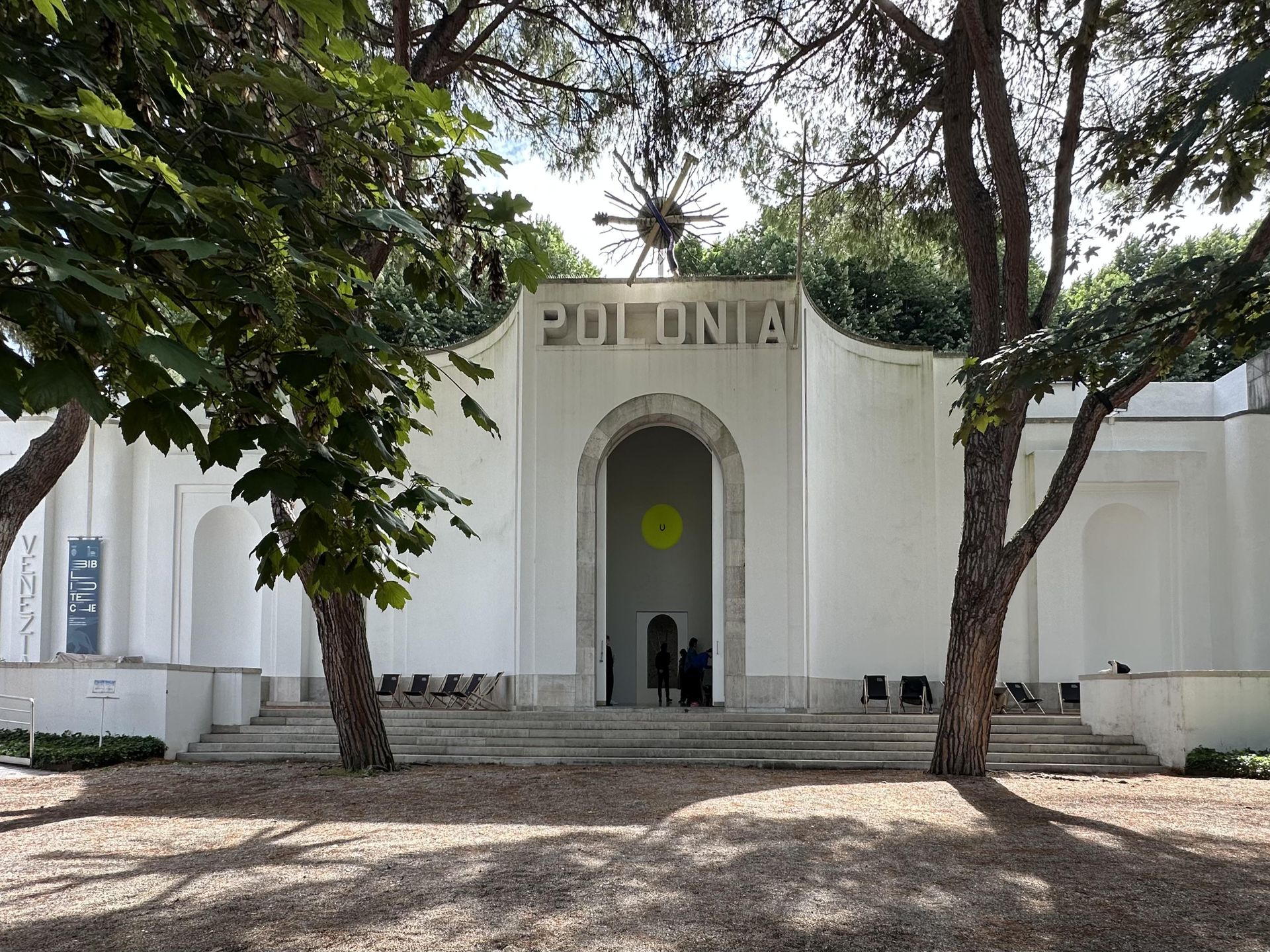 Polski Pawilon "Lary i Penaty" Biennale Wenecja 2025