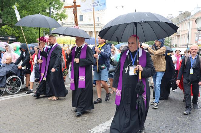 Lubelska Piesza Pielgrzymka na Jasną Górę 2024. Pątnikom deszcz niestraszny!