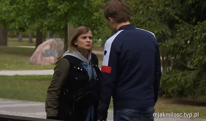 M jak miłość, odcinek 1454. Katia (Joanna Jarmołowicz), Łukasz (Jakub Józefowicz)