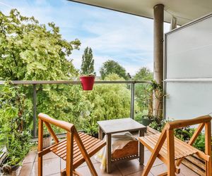 Balkon ze szklaną balustradą 