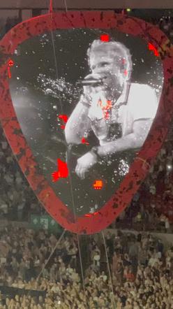 Ed Sheeran na koncert w Warszawie założył koszulkę reprezentacji Polski! Mamy zdjęcia