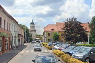 To najdalej wysunięte na wschód miasto województwa dolnośląskiego. Co łączy je z Bramą Brandenburską? 