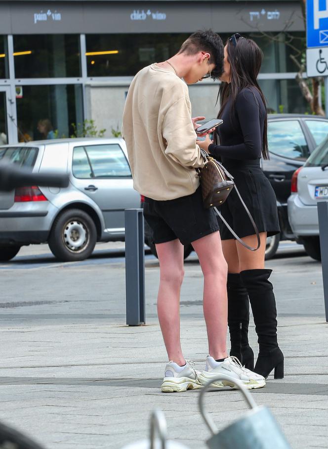 Idol nastolatek przyłapany przez paparazzi w stolicy!