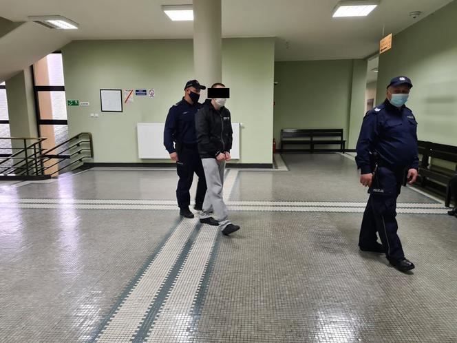 Dostawca pieczywa skatowany na śmierć bejsbolem w Jaworniku Polskim. Sąd skazał Adama Sz. na dożywocie [ZDJĘCIA]