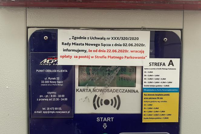 Koniec darmowych parkingów w Nowym Sączu.  Parkometry znowu działają.  Są też kontrole 