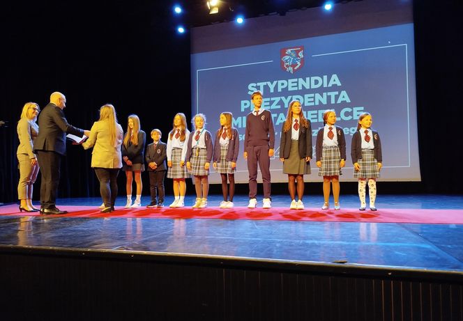 Blisko 700 najzdolniejszych siedleckich uczniów z nagrodami za dokonania w nauce!