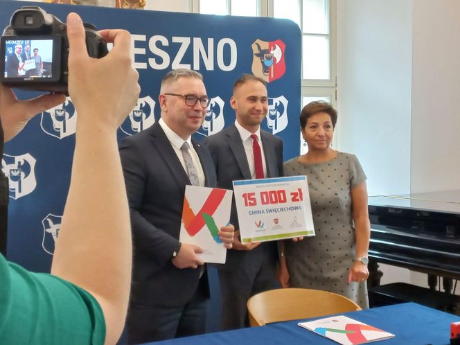 W Lesznie podpisano umowy o przyznaniu dofinansowań z programu „Wielkopolska przyjazna zwierzętom”