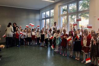 Finał akcji „Szkoła do Hymnu”. Uczniowie: Kochamy Polskę  