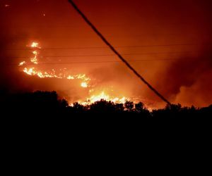 Wielkie pożary na Krecie! Polscy turyści ewakuowani. Portugalia też zagrożona!