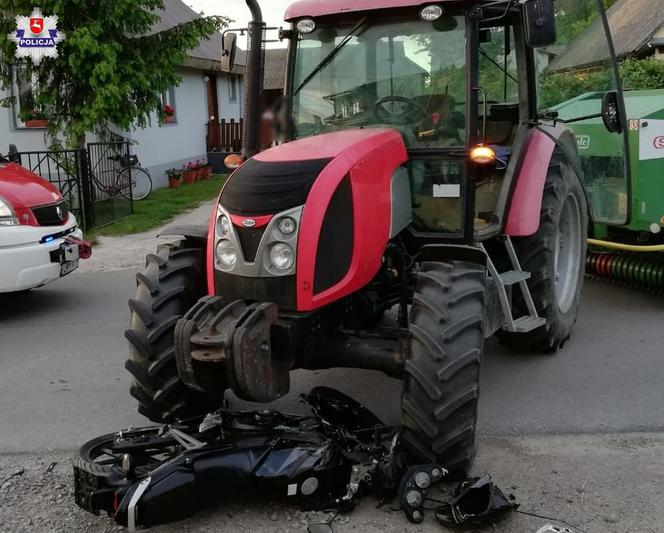 Zderzenie motocykla z ciągnikiem rolniczym
