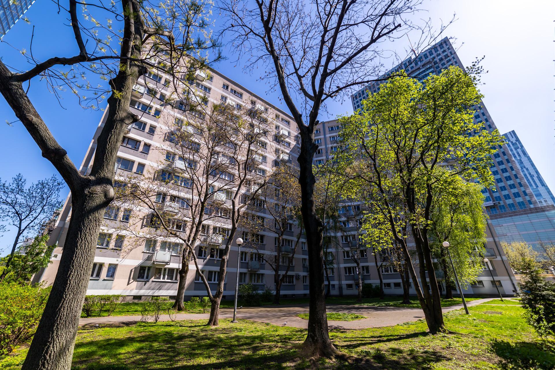 Blok Igrek - zdjęcia. To on jako pierwszy był największym blokiem w mieście