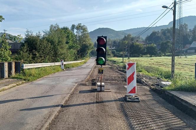Trwa remont drogi powiatowej Paszyn – Mogilno – Krużlowa.  Są utrudnienia!