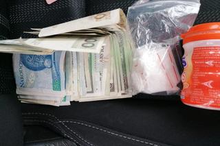 Młotkiem i nożem zdemolował bmw, a właścicielce auta groził śmiercią. Bandyta działał na zlecenie