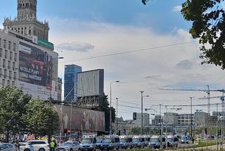 Warszawa totalnie sparaliżowana. Parada Równości zablokowała centrum miasta