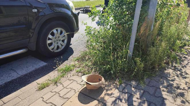 Wypadek dwóch pojazdów na ulicy Dekana w Lesznie 