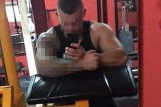 Białe kwiaty i wieńce przykryły grób Jakuba, który roztrzaskał się na motorze w centrum Chełmży