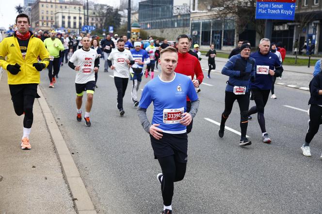 Bieg na Piątkę 2024, Warszawa - zdjęcia. Biegłeś? Szukaj się w galerii!