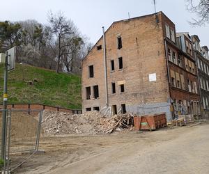 Remont Biskupiej Górki trwa i trwa. Sprawdziliśmy, jak zmieni się oblicze i kiedy zostanie zakończony!