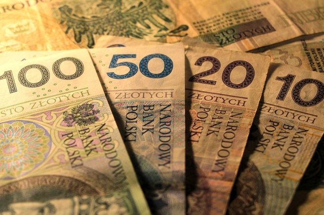 Nowe dane GUS. Rośnie wynagrodzenie, spada zatrudnienie