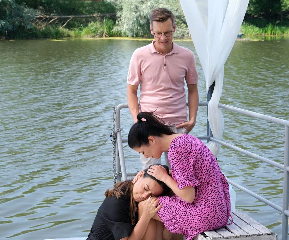 M jak miłość odc. 1692. Magda (Anna Mucha), Kinga (Katarzyna Cichopek), Piotrek (Marcin Mroczek) 