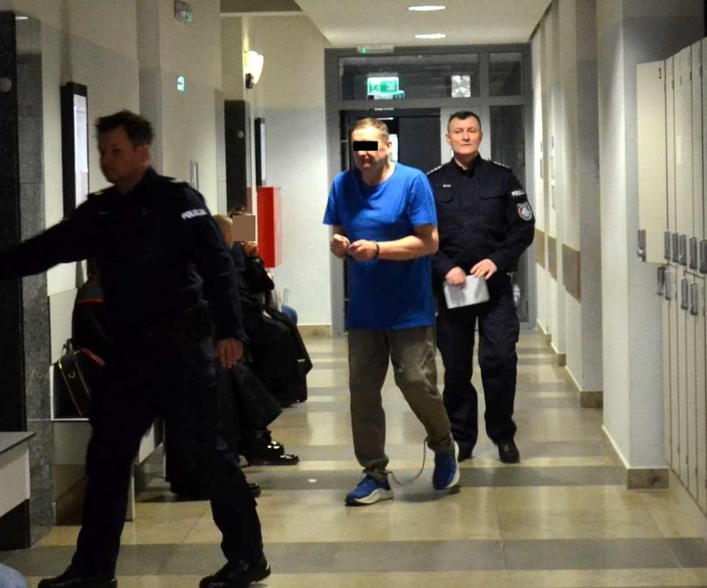 Były nauczyciel WF z Sanoka nagrywał dziewczynki w szatni. Wraca sprawa Ryszarda D.!