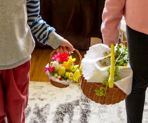 Koszyczek wielkanocny dla dzieci: Co włożyć, by tradycji stało się zadość?