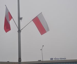 Biało-czerwone flagi na ulicach Kielc