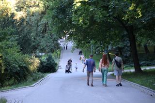 Zieleń, kwiatowe rabaty i piękne ptaki. Oto spacer po Ogrodzie Saskim w Lublinie 