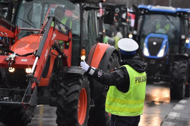 Protest rolników 2024. Ciągniki rolników blokują wjazdy do Poznania