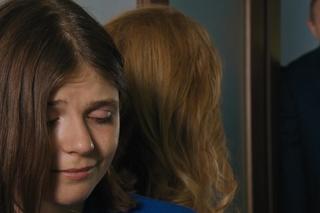 M jak miłość odc. 1684. Krystyna Banach (Dorota Chotecka-Pazura), Lilka (Monika Mielnicka), Staszek (Sławomir Holland)