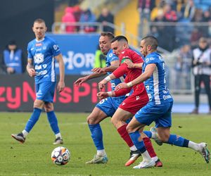 Ruch - Wisła: Zaorana murawa na Stadionie Śląskim