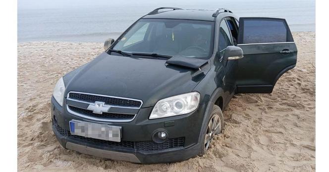 Samochód na plaży w Gdańsku