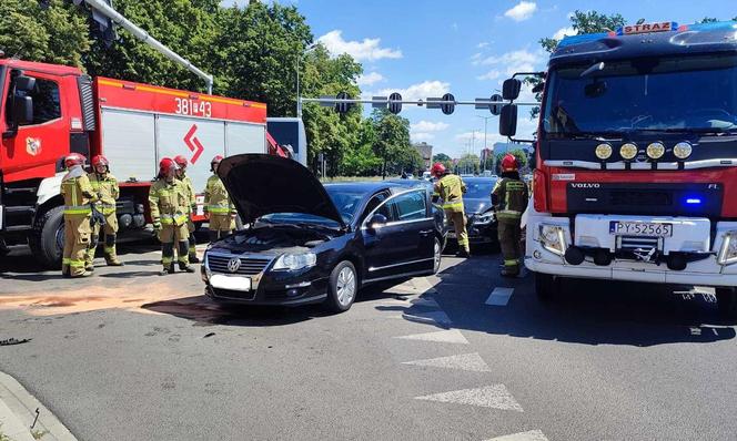 Zderzenie trzech aut na Al. Jana Pawła II w Lesznie 